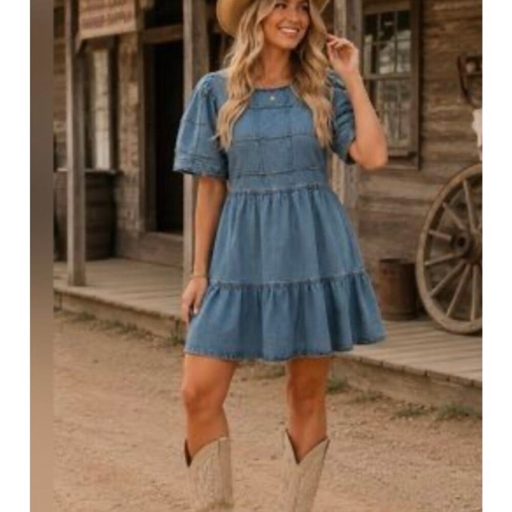Rockin C Denim Mini Dress
Light wash Tiered Puff-Sleeve 
Size Junior Large NWT